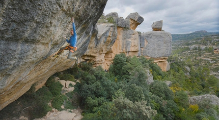 Jakob Schubert climbing Perfecto Mundo at Margalef in Spain