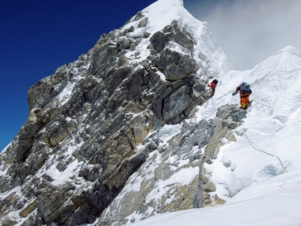 Ueli Steck - 18/05/2012 Ueli Steck & Everest: il famoso Hillary Step