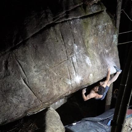 Dai Koyamada frees Okuro, 8C boulder at Mt. Kasagi in Japan