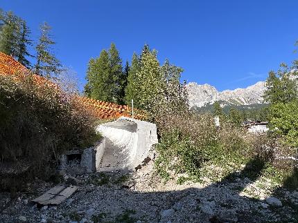 Pista da bob, Cortina d'Ampezzo, Dolomiti - La vecchia pista da bob di Cortina, settembre 2023. Costruita nel 1923, è stata ristrutturata più volte fino alla chiusura definitiva nel 2008
