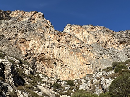 Kalymnos Arhi - Arhi a Kalymnos, la prima falesie dell'isola... Kalymnos Arhi - Arhi a Kalymnos, la prima falesie dell'isola...