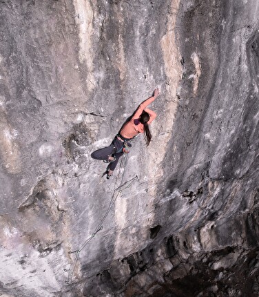 Iris Bielli - Iris Bielli sale il suo primo 8c+, 'Il lupo perde il pelo ma non il vizio' al Sasso Pelo in Lombardia, 20/01/2026 Iris Bielli - Iris Bielli sale il suo primo 8c+, 'Il lupo perde il pelo ma non il vizio' al Sasso Pelo in Lombardia, 20/01/2026