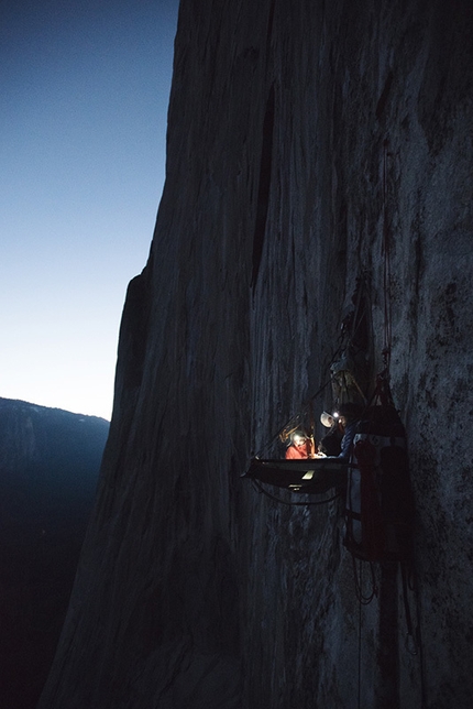 Yosemite, El Capitan, Jacopo Larcher, Barbara Zangerl - Portaledge nights: Barbara Zangerl and Jacopo Larcher during their repeat of El Nino, El Capitan, Yosemite (5.13c, 800m, Alexander Huber, Thomas Huber, 1998)