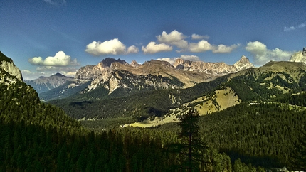 Arrampicata, Crepa Toronda, Monte Pelmo, Dolomiti - La vista dal nuovo settore alla Crepa Toronda vicino al Passo Staulanza in Dolomiti.