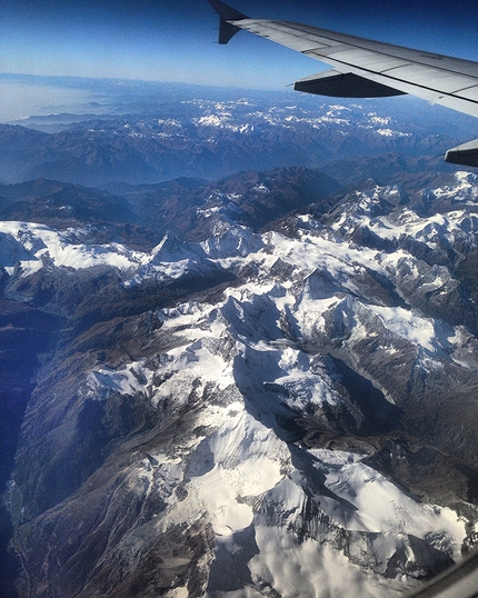 Ulju Mountain Film Festival 2016 - Il volo sopra gli Alpi, ben visibile il Cervino