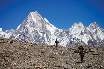 K2 and the Invisible Footmen - K2 and the Invisible Footmen di lara Lee