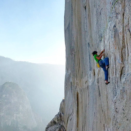 Adam Ondra, Dawn Wall, El Capitan, Yosemite - Adam Ondra sulla Dawn Wall: salendo il tiro chiave, il 14°, gradato 9a