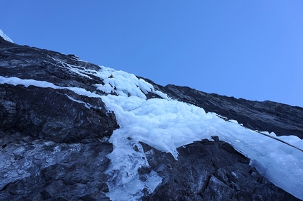 Pleishornwasserfall, Ortler, South Tyrol, Daniel Ladurner, Johannes Lemayer - Johannes Lemayer during the first ascent of Pleishornwasserfall, Ortler (260m, WI6, M7+, A1, Daniel Ladurner, Johannes Lemayer 13/12/2016)