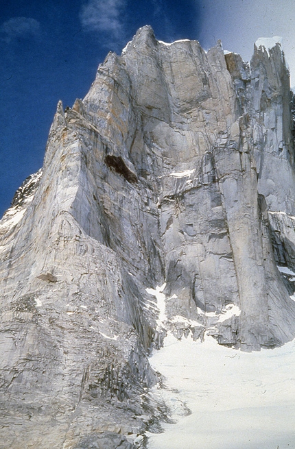 Cerro Murallon, Patagonia - Durante la storica prima salita del Cerro Murallon in Patagonia, effettuata nel 1984 dai Ragni di Lecco Carlo Aldè, Casimiro Ferrari e Paolo Vitali.