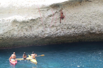 Zestos Psicobloc, l'unica gara di arrampicata deep water solo in Sardegna