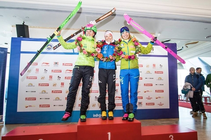 Coppa del Mondo di Scialpinismo 2018 - Podio femminile Vertical Race della prima tappa della Coppa del Mondo di Scialpinismo 2018 a Wanlong in Cina: 2. Claudia Galicia Cotrina 1. Axelle Mollaret 3. Alba De Silvestro 