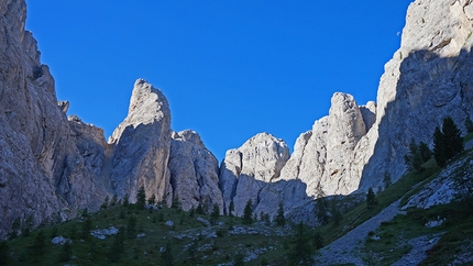 Torre di Mezzaluna, Vallaccia, Dolomiti - La Torre di Mezzaluna in Vallaccia, Dolomiti