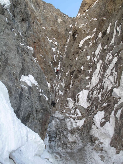 Plein Sud - Grandes Jorasses South Face - In the gully on the large Chimney on Plein Sud (S Face, Grandes Jorasses)