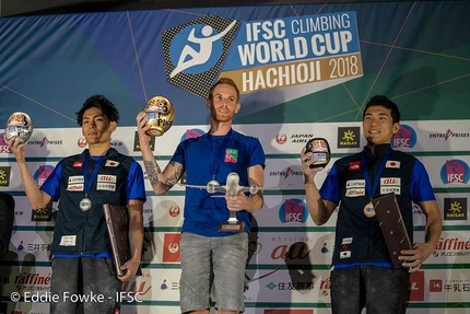 Coppa del Mondo Boulder 2018, Hachioji - Podio maschile della Coppa del Mondo Boulder di Hachioji: 2. Tomoa Narasaki 1. Gabriele Moroni 3. Rei Sugimoto