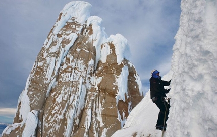 Torre Egger, Patagonia - Climbign up towards to the summit