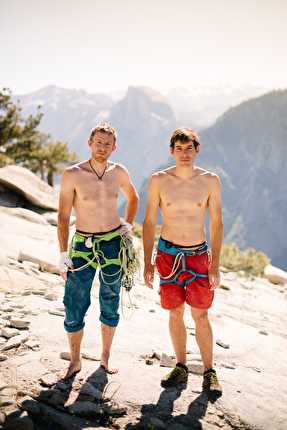 The Nose Speed El Capitan, Yosemite - Tommy Caldwell e Alex Honnold in cima a El Capitan dopo aver stabilito un nuovo record su The Nose in Yosemite