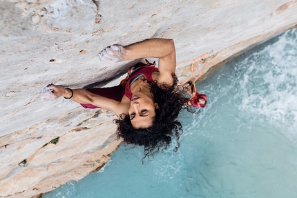 Wafaa Amer - Wafaa Amer repeating Dancing Dalle, the historic climb freed by Patrick Berhault and the first 7a sports climb at Finale Ligure, Italy.