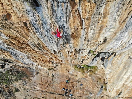 La Severina (Palinuro), Rolando Larcher - La Severina (Palinuro): Nicola Sartori climbing Palimuro