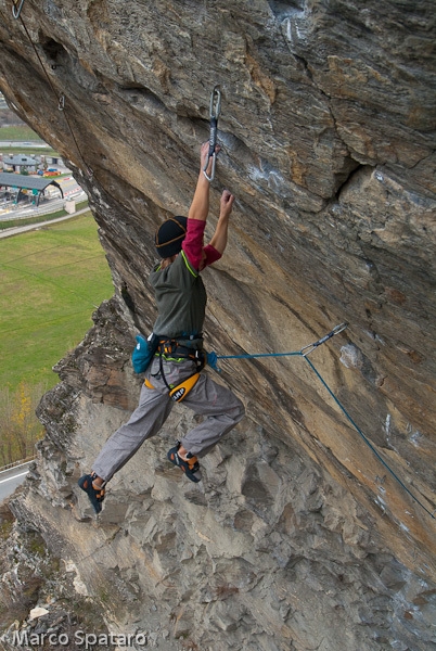 Tito Traversa - Tito Traversa climbing Criptonite 8b at Tetto di Sarre, Valle d'Aosta, Italy