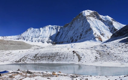 Marek Holeček e Matěj Bernát aprono Simply Beautiful sul Sura Peak in Nepal