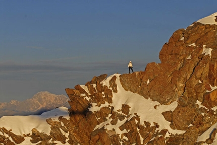 17 ore e 40’ per tutte le cime del M.te Rosa piÃ¹ il Cervino - Il 7/09 la guida alpina di Champoluc Simone Origine in 17 ore e 40’ ha salito tutte le 20 vette del Monte Rosa più il Cervino.