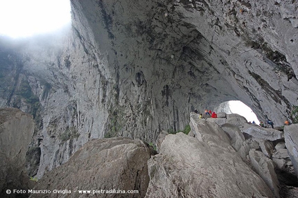 Rock Petzl Trip - Gétû, China - All'interno del Grand Arch di Gétû Valley