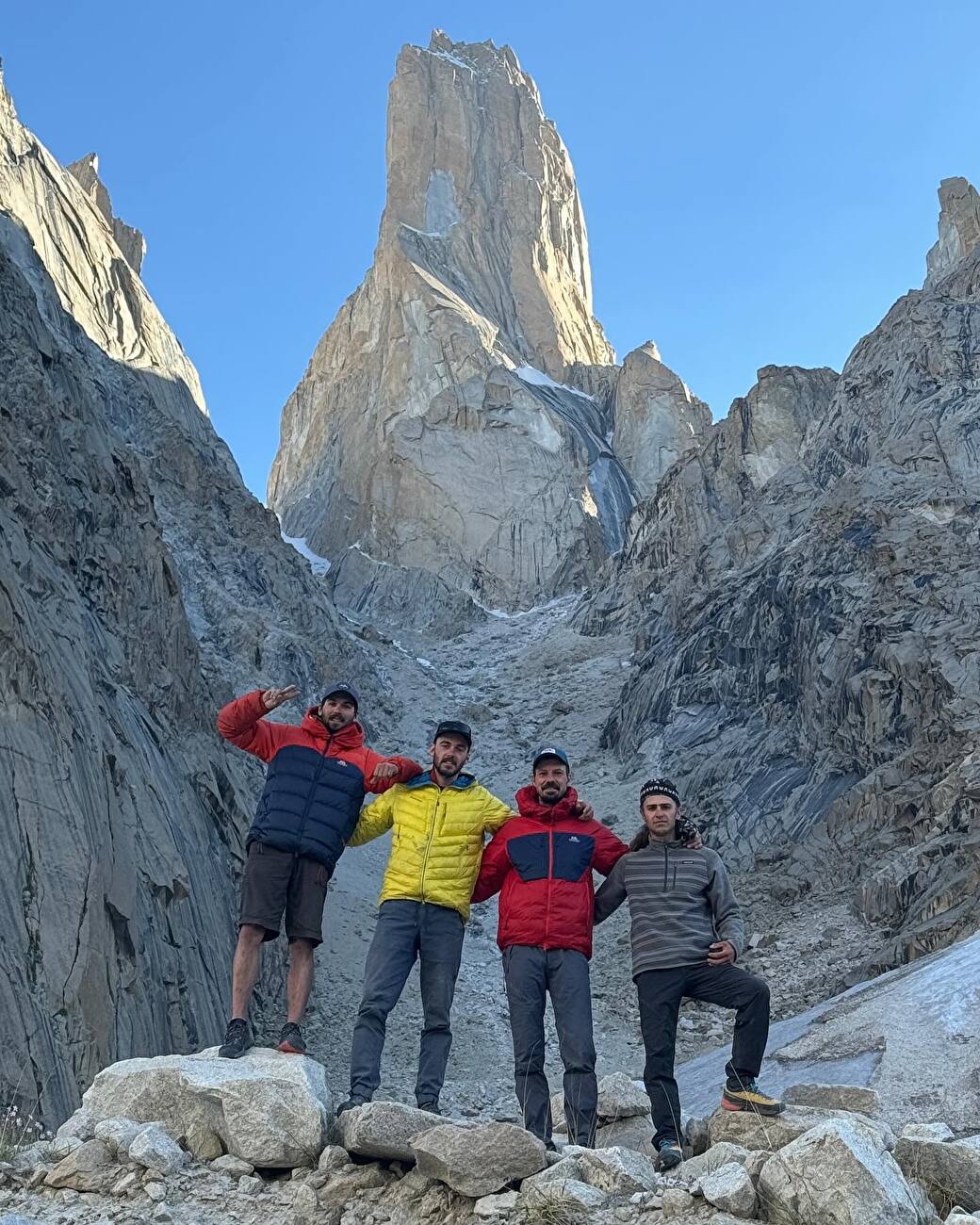 Grand Diedre Desplomando Trango Tower