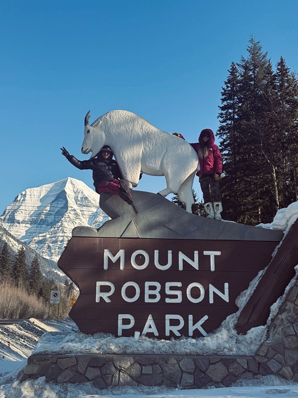 Mount Robson, Canada, Christina Lustenberger, Guillaume Pierrel