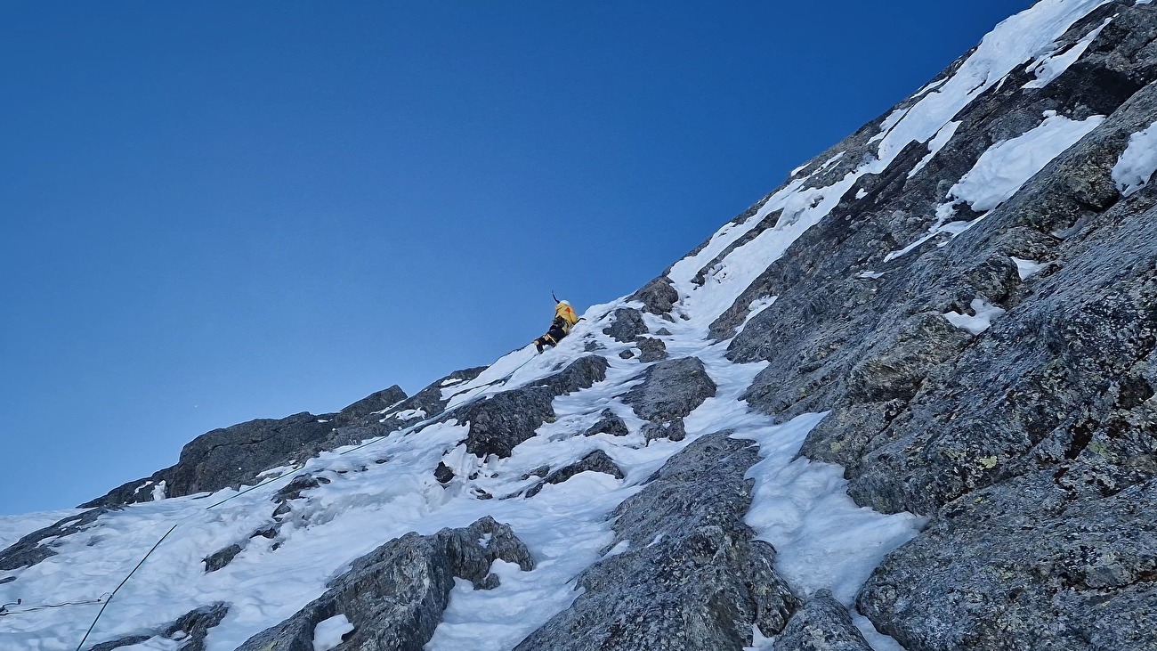 Bianco Invisibile, Aiguille Blanche de Peuterey, Monte Bianco, François Cazzanelli, Giuseppe Vidoni