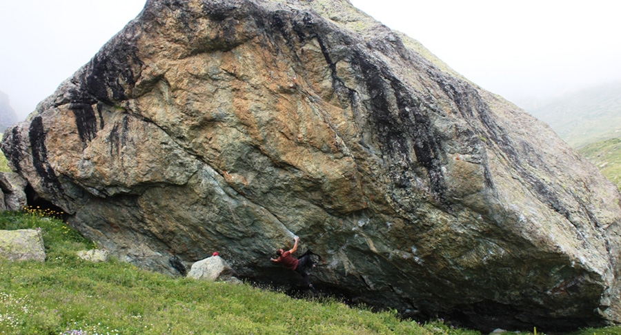 Chianale boulder, Valle Varaita, Piemonte, Claudia Colonia, Alessandro Penna