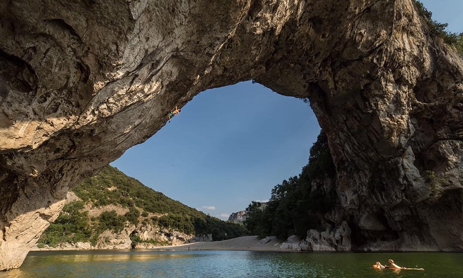 Chris Sharma, Pont d’Arc, Ardèche, Francia