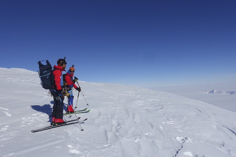 Pirrit Hills, Antarctica, Arnaud Bayol, Antoine Bletton, Jean-Yves Igonenc, Didier Jourdain, Sébastien Moatti, Dimitry Munoz