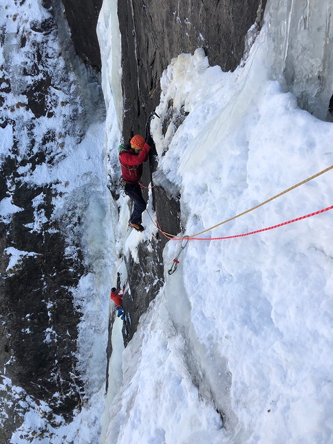 Ice climbing Cogne Valnontey