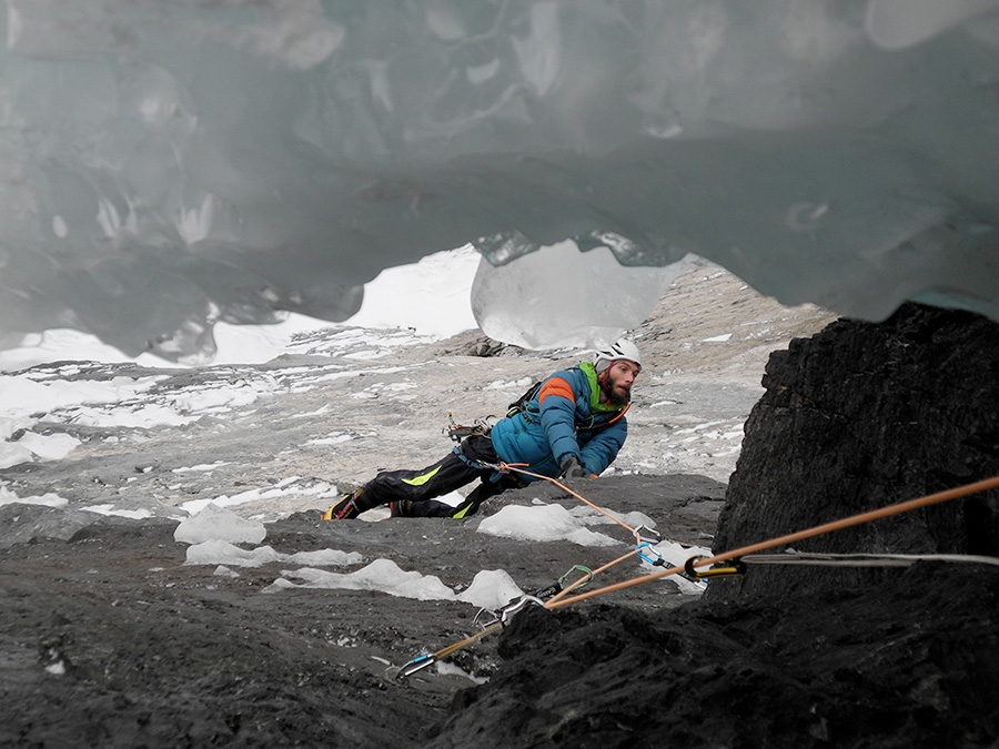 Ice climbing in Canada, Daniele Frialdi, Marco Verzeletti, Roberto Parolari
