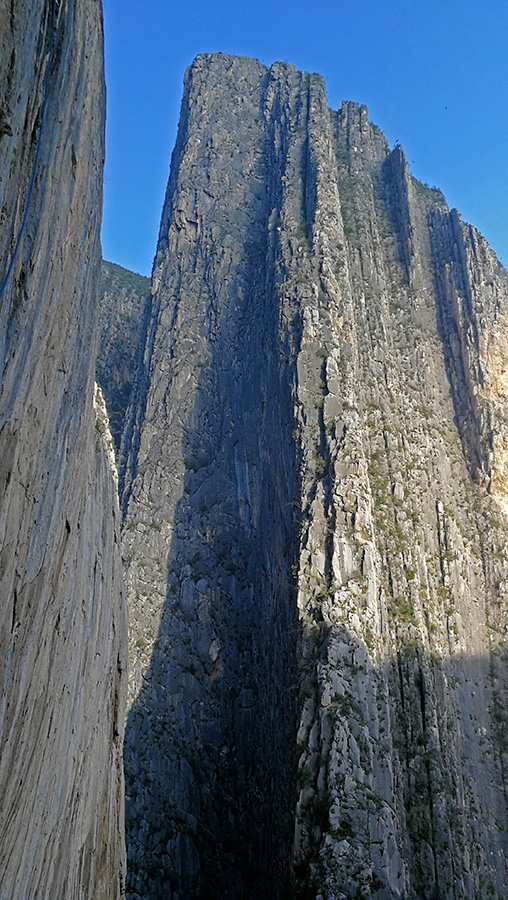Vuelo de Fortuna, Canyon de la Sandìa, Huasteca, Messico, Rolando Larcher, Alex Catlin