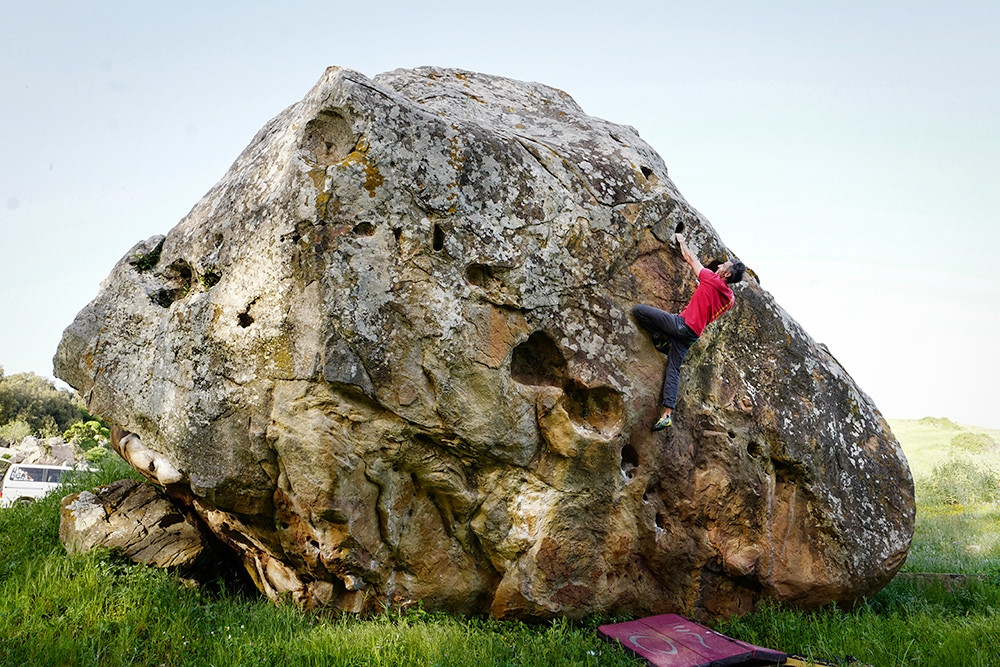 Bosco Scorace, Sicily, bouldering