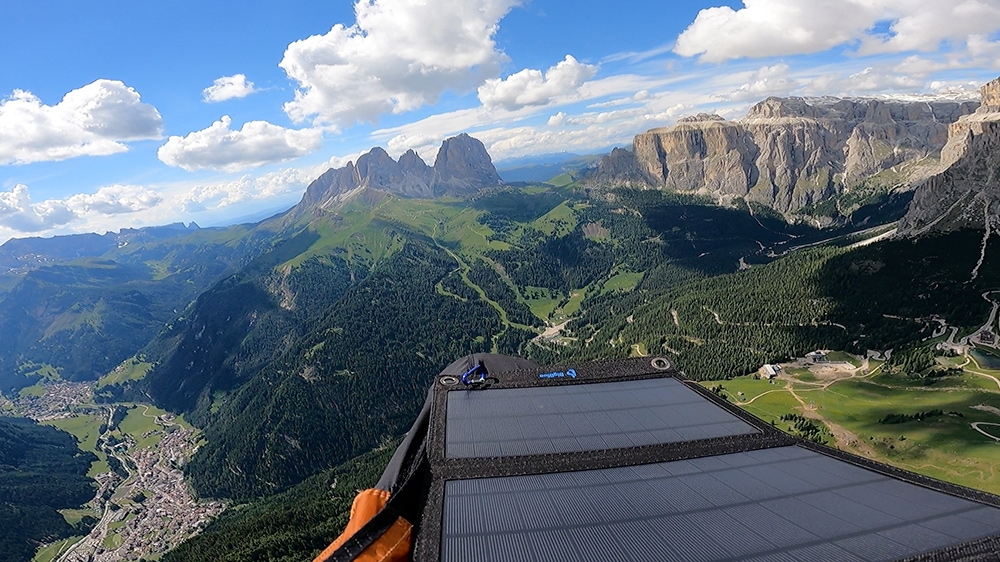 Edoardo Colombo from Gressoney to Gorizia by paraglider
