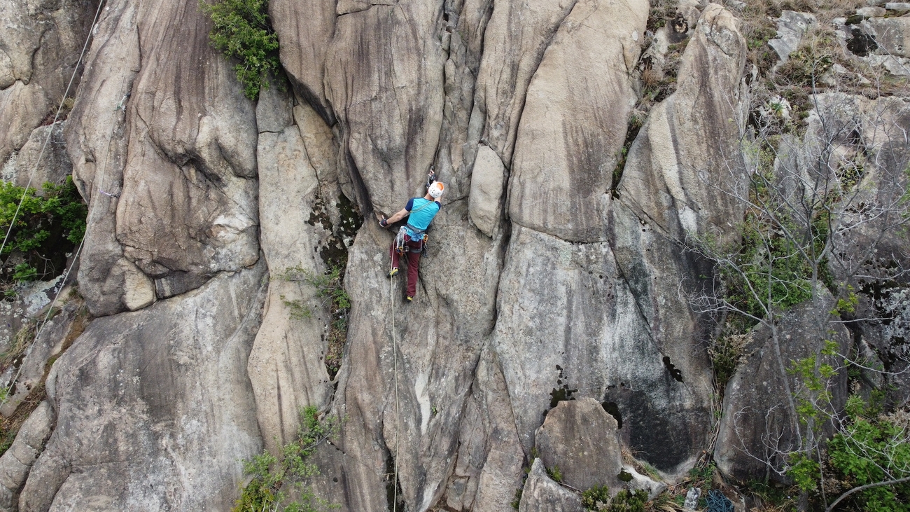 Trad climbing in Val di Susa