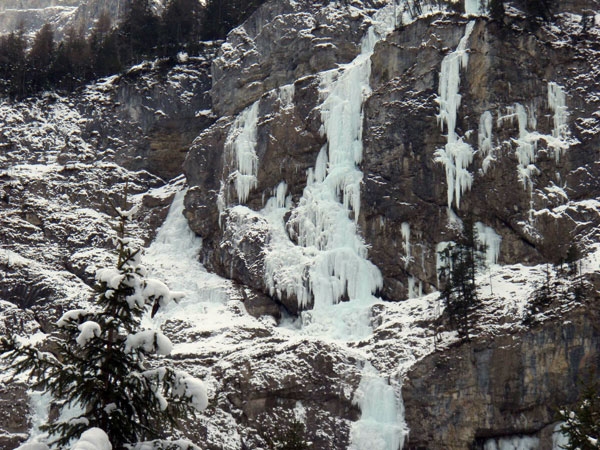 Kandersteg, l’ice festival, le cascate di ghiaccio, le gare