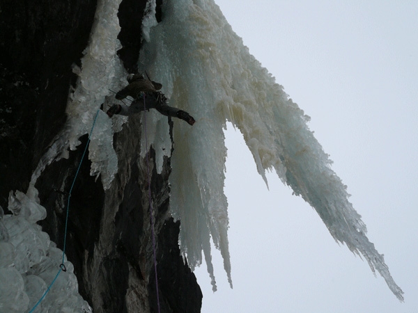 Norway ice climbing first ascents by Robert Jasper, Markus Stofer & Roger Schäli