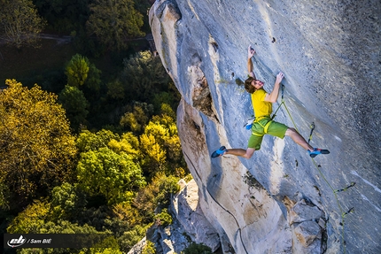 Buoux, France - Sébastien Bouin repeating Agincourt at Buoux, the first 8c in France freed in 1989 by Ben Moon
