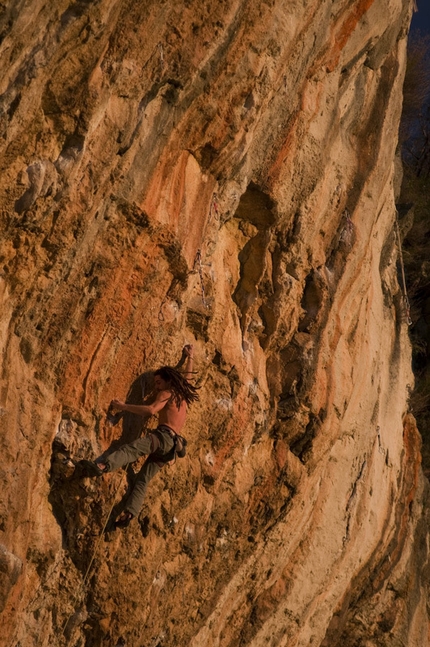 Gabriele Gorobey repeats Histerija 8c+ at Misja Pec