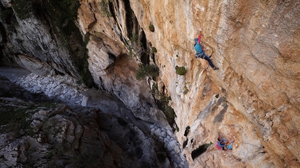 Gorropu: Aleksandra Taistra climbing Hotel Supramonte in Sardina