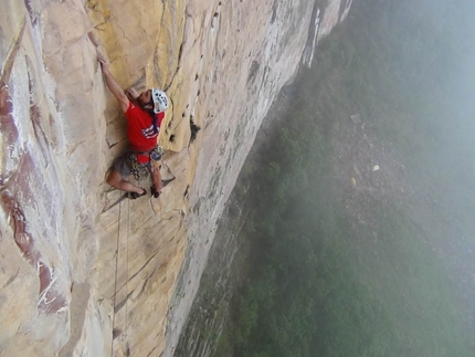 Amuri Tepui, the Venezuela climbing details by Nico Favresse