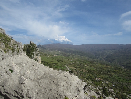 Rocca Calanna - Rocche del Crasto - L'eruzione dell'Etna vista da Rocca Calanna