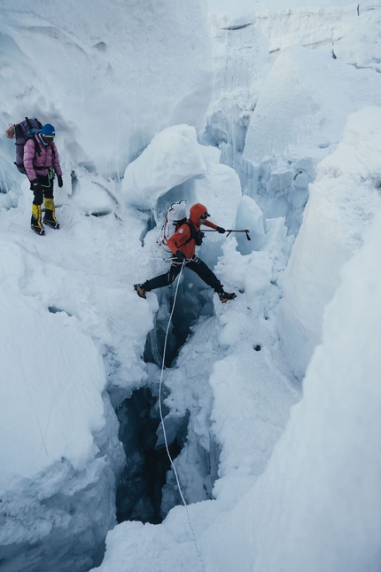L’Ambassador Ferrino Andrzej Bargiel con gli sci su Gasherbrum I e II - Pieno successo per la nuova avventura di Andrzej Bargiel, new entry nel team Ferrino, che ha salito e sceso con gli sci le vette di 8000 metri del Gasherbrum I e Gasherbrum II