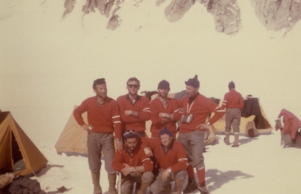 CAMP in cordata coi Ragni di Lecco - Quella dell’alpinismo è una storia di cordate, di team affiatati che hanno saputo scrivere grandi