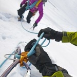 Sette (+ una) nuove corde Petzl - Si fa presto a parlare di corda, quando ci si riferisce all’arrampicata o all’alpinismo. Ma