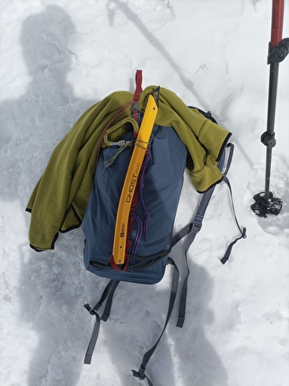 Silvestro Franchini Lhotse - Lo zaino usato da Silvestro Franchini, partendo dal campo base dell'Everest, per salire il Lhotse, primavera 2024