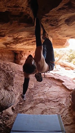Desert Climbing, Marco Sappa, Thomas Larivierè - Marco Sappa su 'Crack House', Moab, Utah